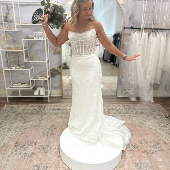 White Strapless Wedding Gown